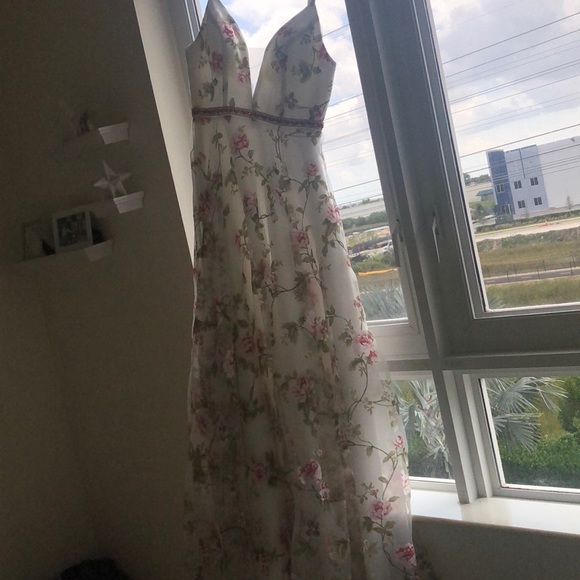 Floral gown🌺 - Picture 4 of 7